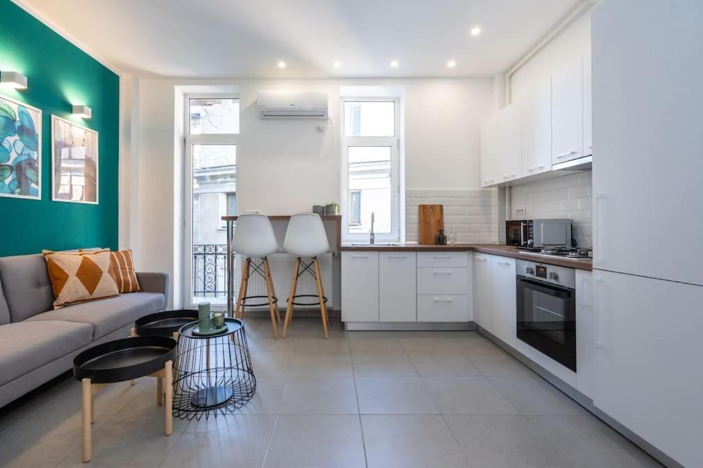 בוקרשט Holiday Vibe - 2R Apartment In Piata Romana מראה חיצוני תמונה