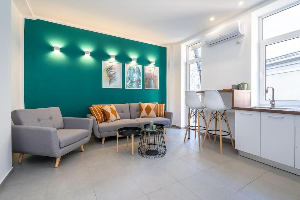 בוקרשט Holiday Vibe - 2R Apartment In Piata Romana מראה חיצוני תמונה